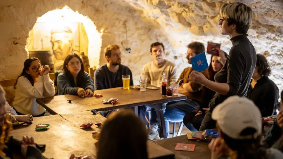 Étudiants jouant au Loup-garou